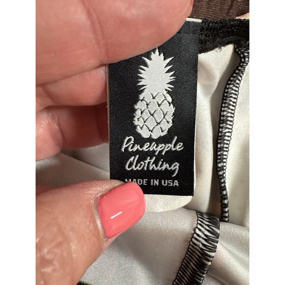 PINEAPPLE CLOTHING Heart leggings valentines day junior size 12/13 EUC athletic - Picture 5 of 7